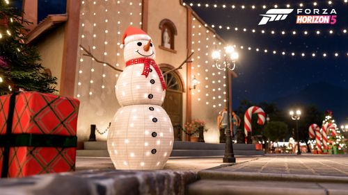 Brightly lit snowman at the Horizon Wonderland Holiday Market at Mulege.